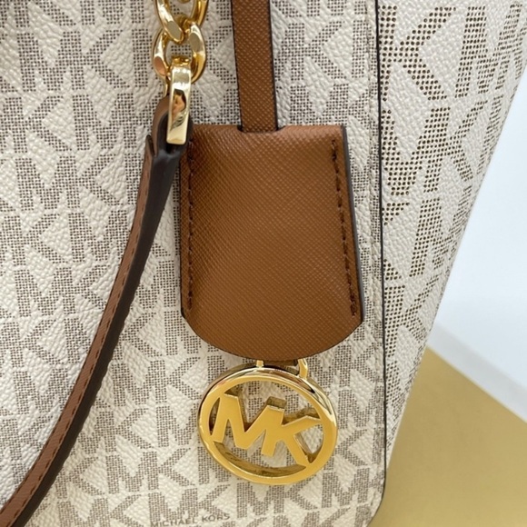 Michael Kors Large X Chain Shoulder Tote Bag & Trifold Wallet Vanilla - Picture 3 of 13